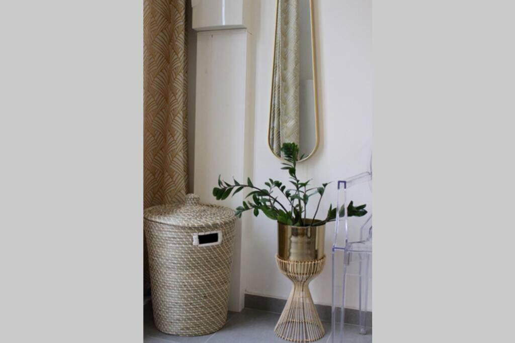 - Moderne - Netflix & Wifi